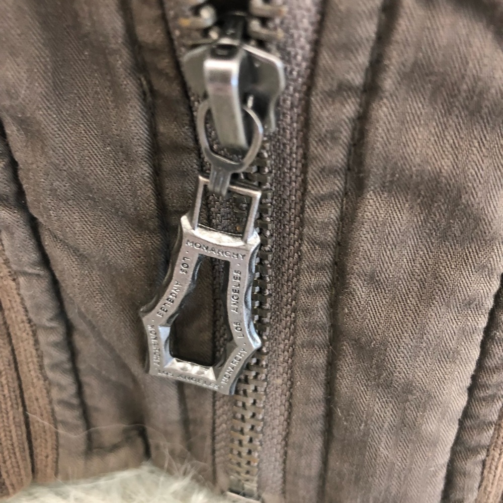 Monarchy Vest with Fur Trimmed hood - Picture 6 of 10